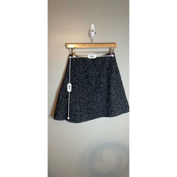 BANANA Republic Black Animal Print Skirt Pleated Denim Mini with Zipper - size 2 - Picture 6 of 6